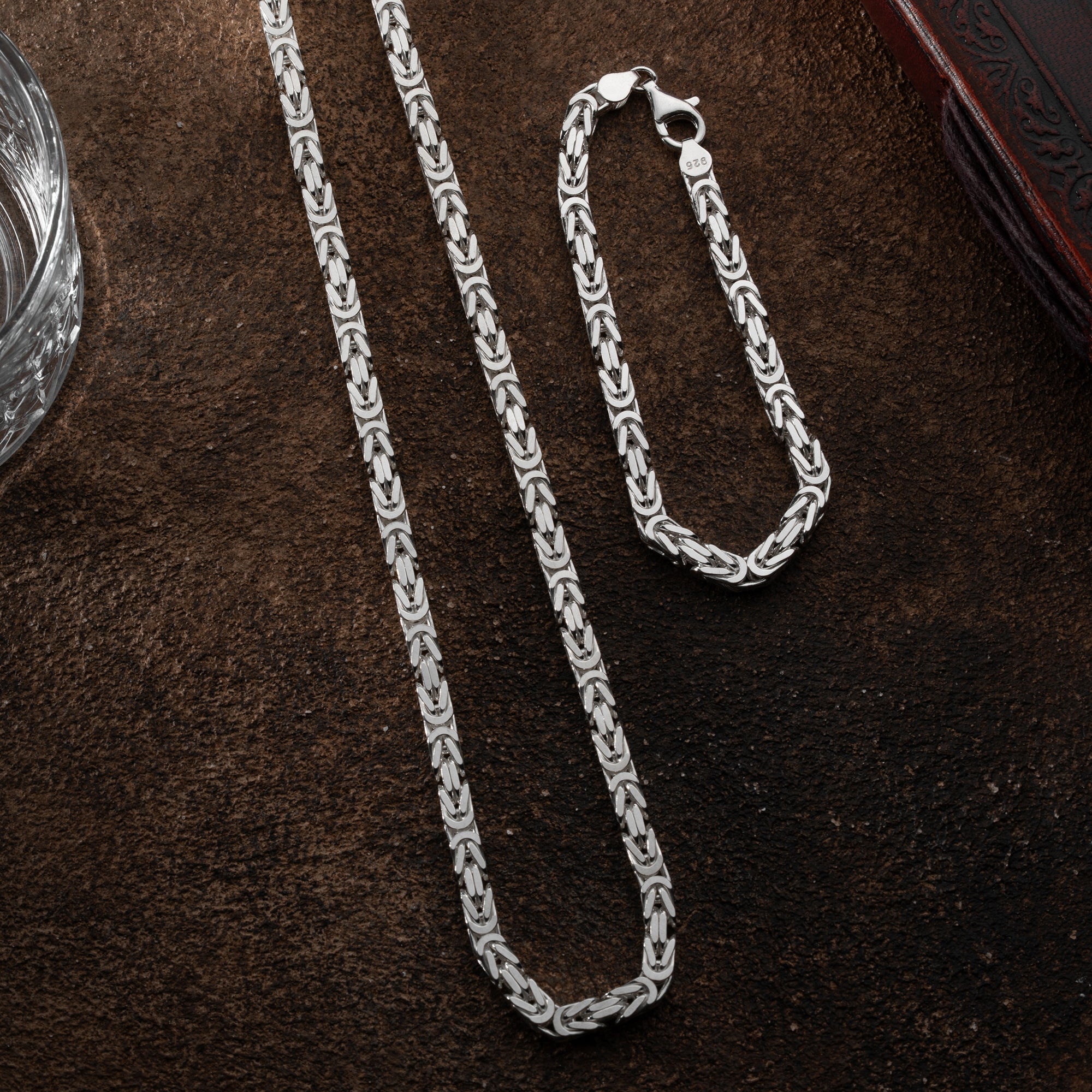 Silberne KETTEN BOSS Königs-Kette im 6 mm Set aus 925er Silber, detailreiche glatte Oberfläche, Nahaufnahme
