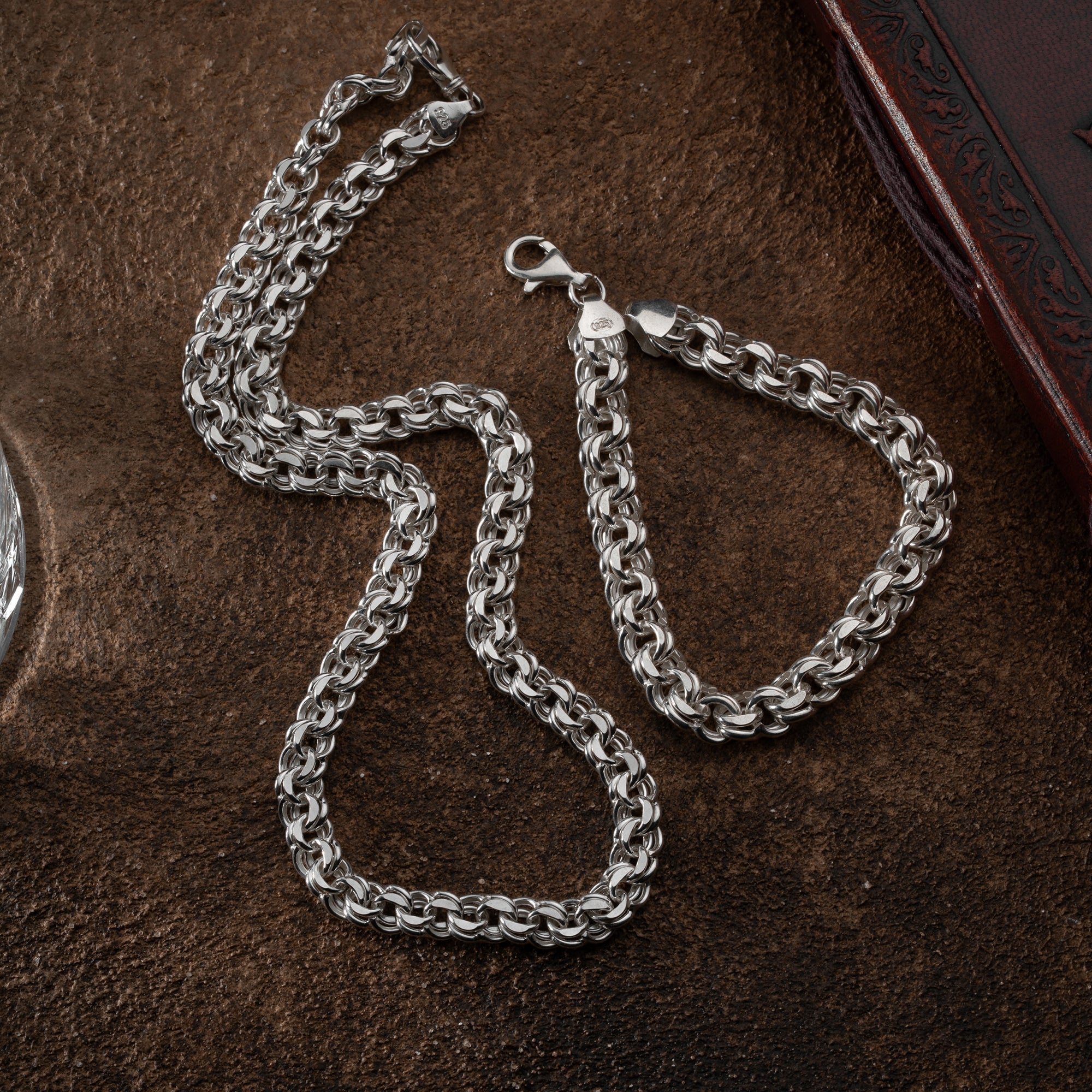 925 Silber Ketten-Set von Ketten Boss mit eleganten Silberketten, detailreiche Designs und hochwertiger Verarbeitung.