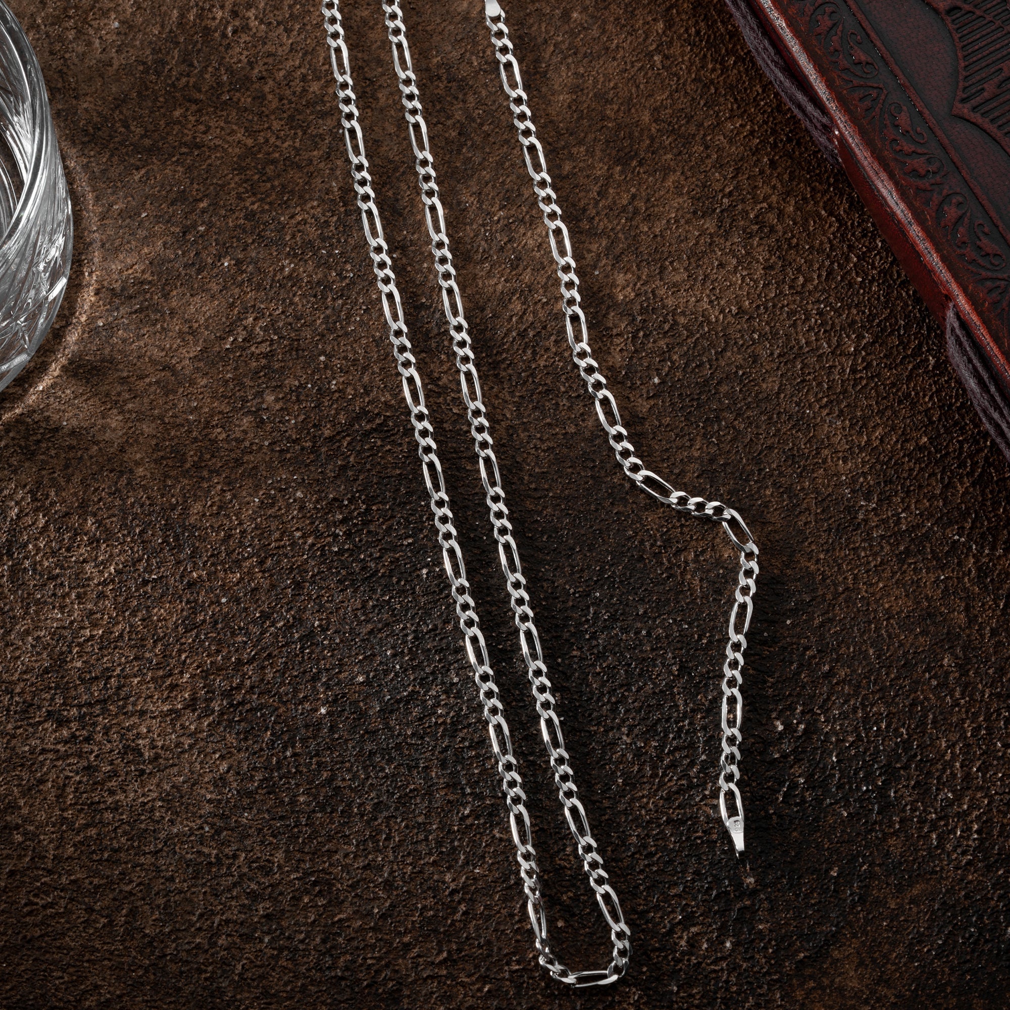 Großes FIGARO Silberkette im XXL Set von Ketten Boss, 925er Sterlingsilber, detailreiche Kette mit figaro Muster.