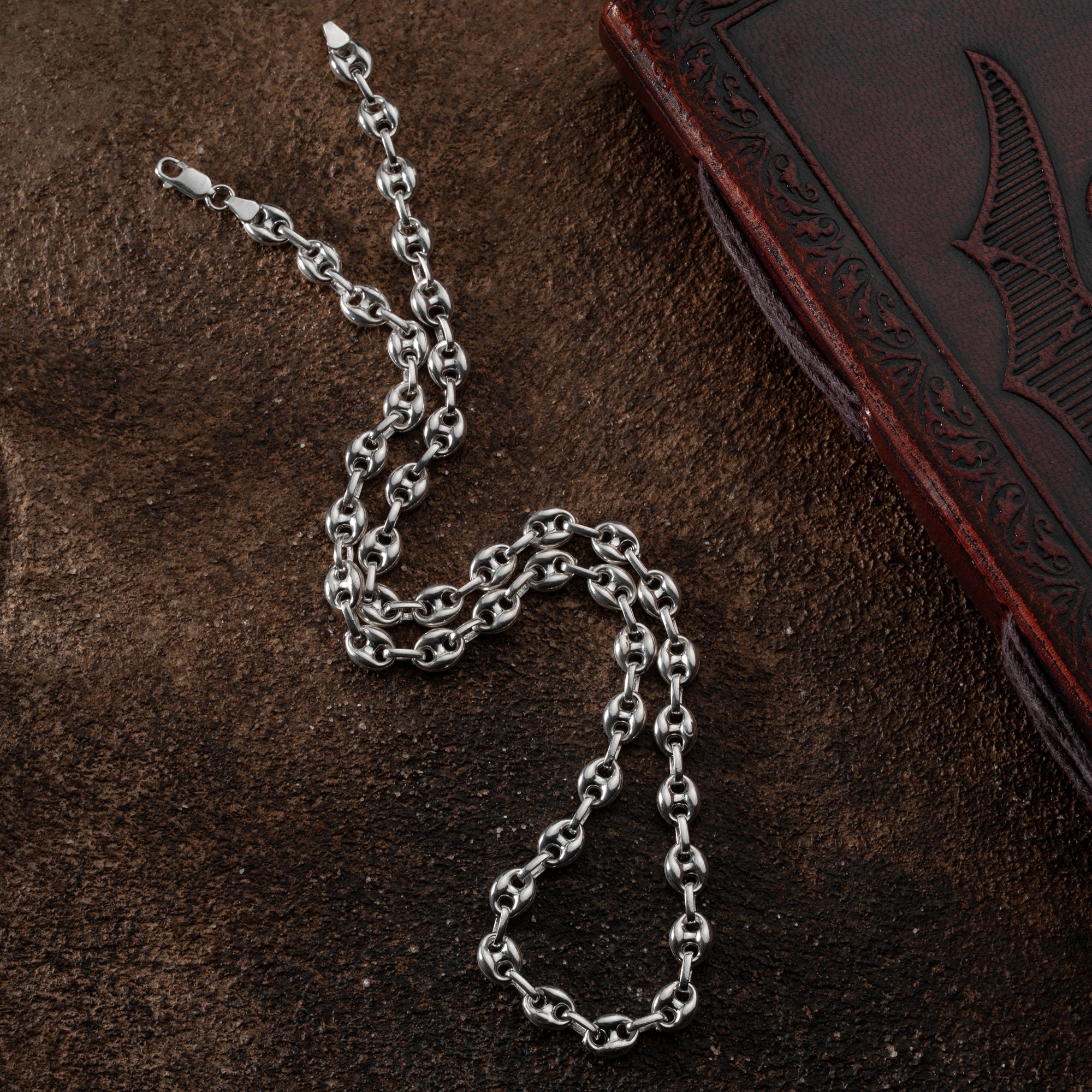 Sterne-Bohnen-Halskette aus 925 Silber von Ketten Boss, detailreiche Halskette mit einzigartigem Bohnen-Design.