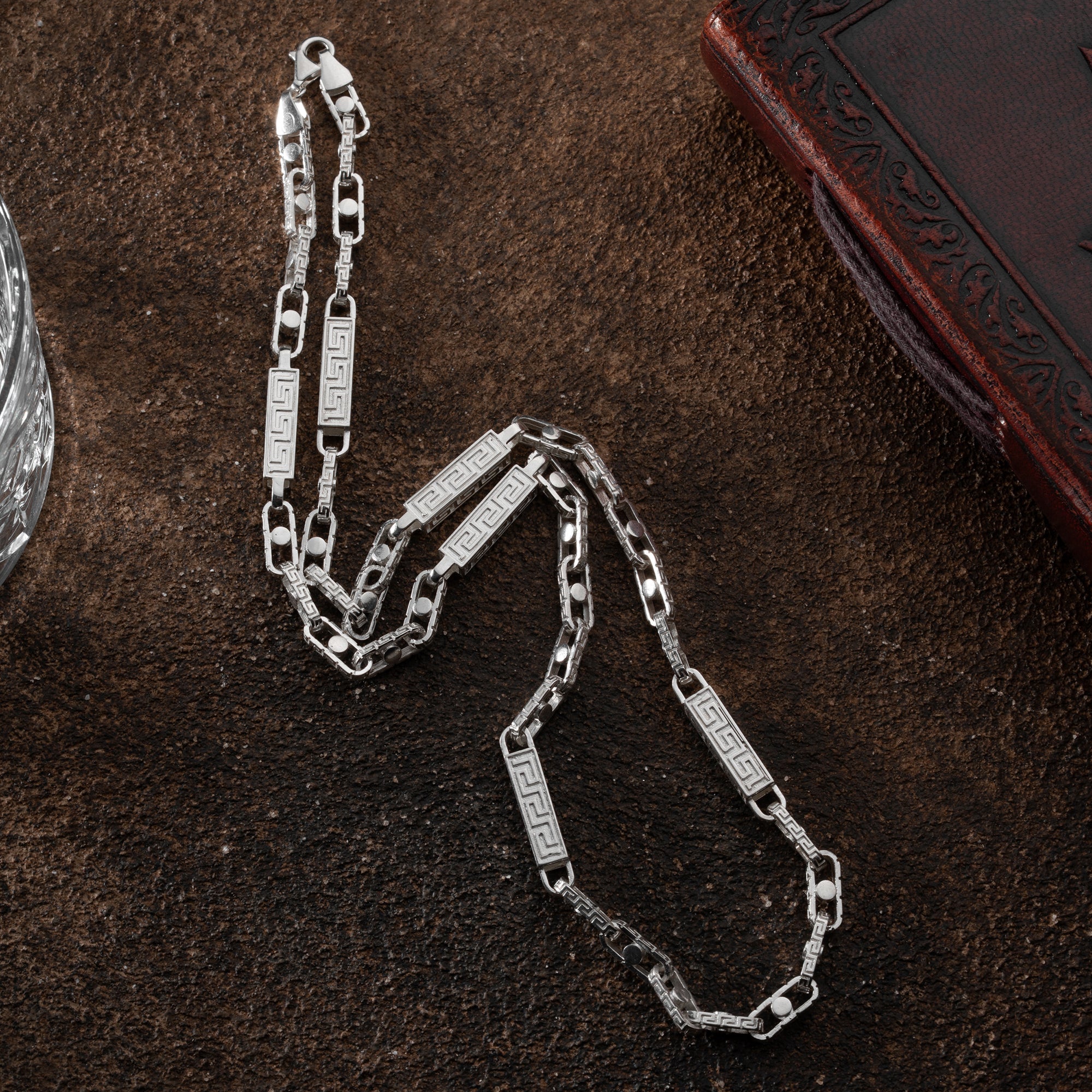 Papyros Halskette aus 925 Silber von Ketten Boss, detaillierte silberne Ketten mit filigranem Design, Nahaufnahme