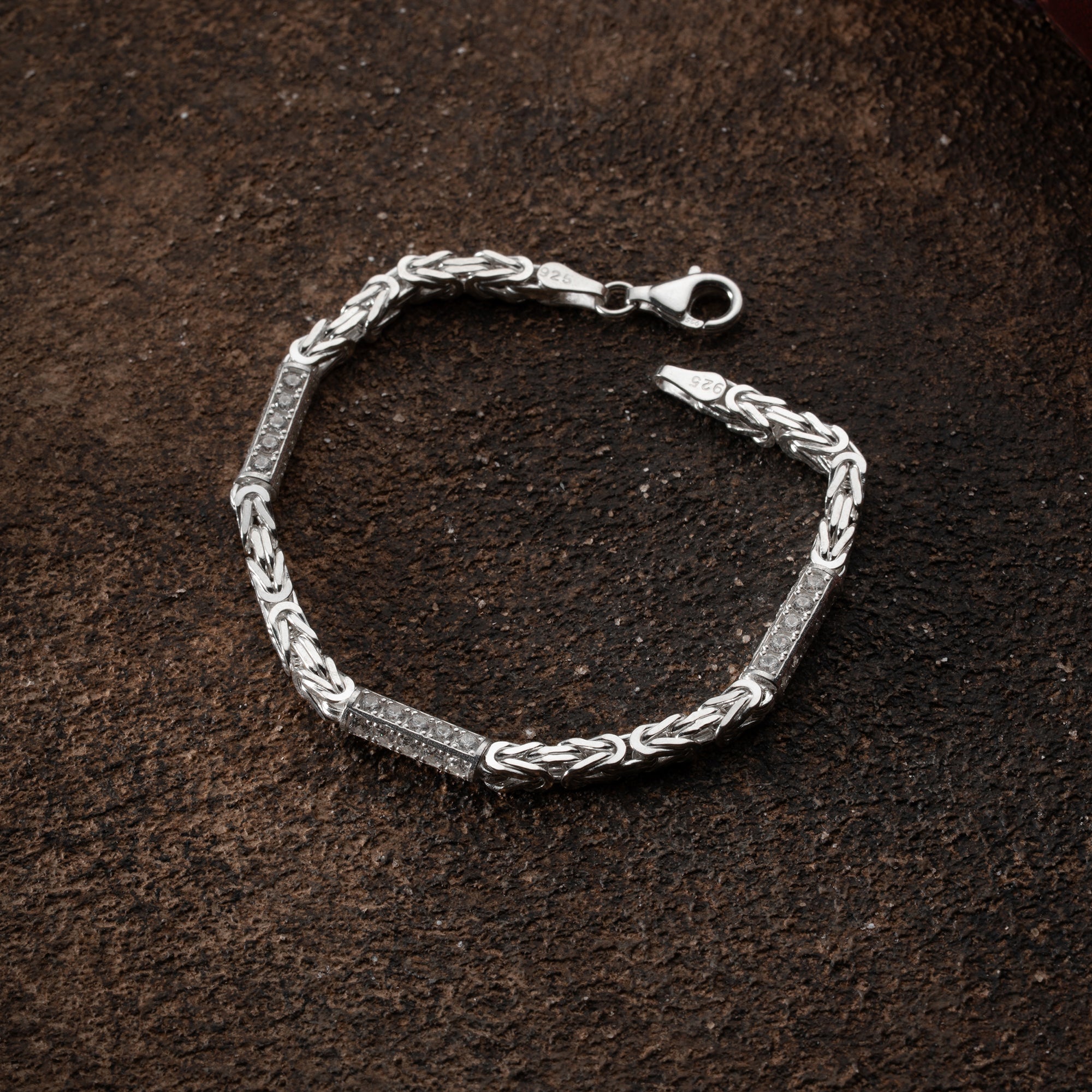 Königsarmband mit Strasssteinen 5mm aus 925 Silber, glänzendes Silberarmband mit funkelnden Schmucksteinen, von Ketten Boss