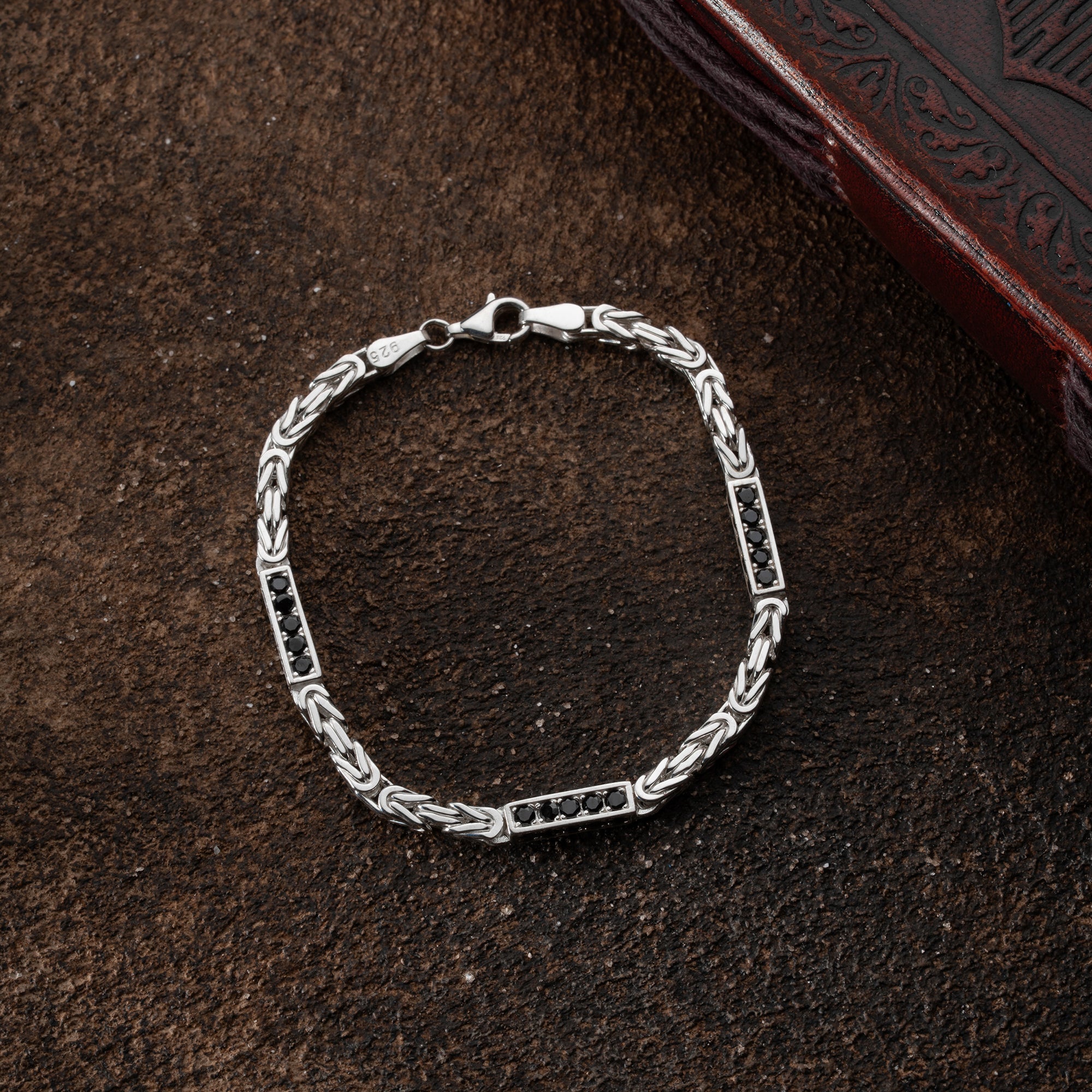 Königsarmband mit schwarzen Strasssteinen, 5 mm, aus 925 Silber, von Ketten Boss, detailreiche Armband mit funkelnden Steinen