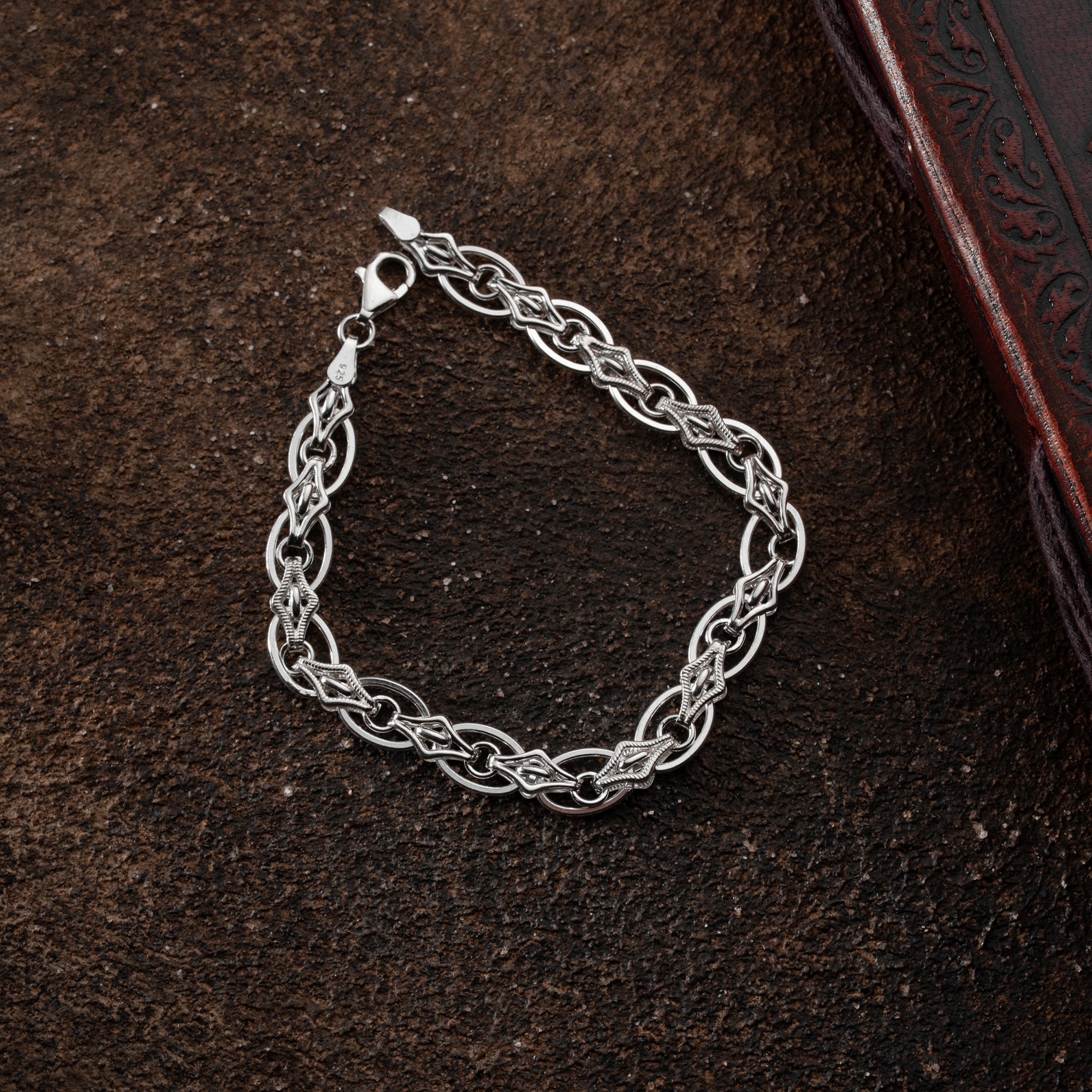 Magnus Armband 6mm aus 925 Silber von Ketten Boss, stilvolles Schmuckstück mit glänzendem Silberfinish