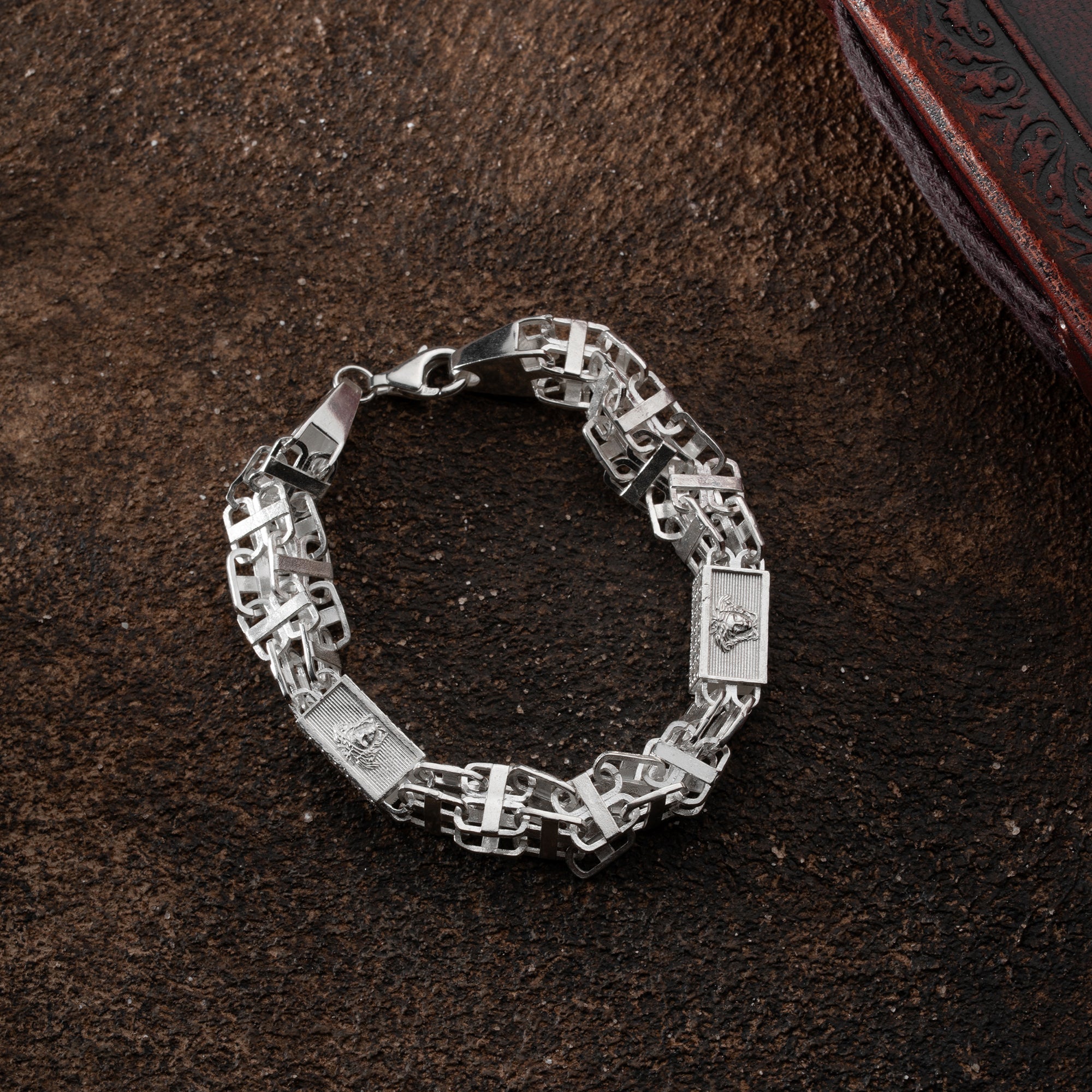 Grobes BIG KÄFIG Armband aus 925 Silber von Ketten Boss, detaillierte Silberarmband mit kräftigem Design.