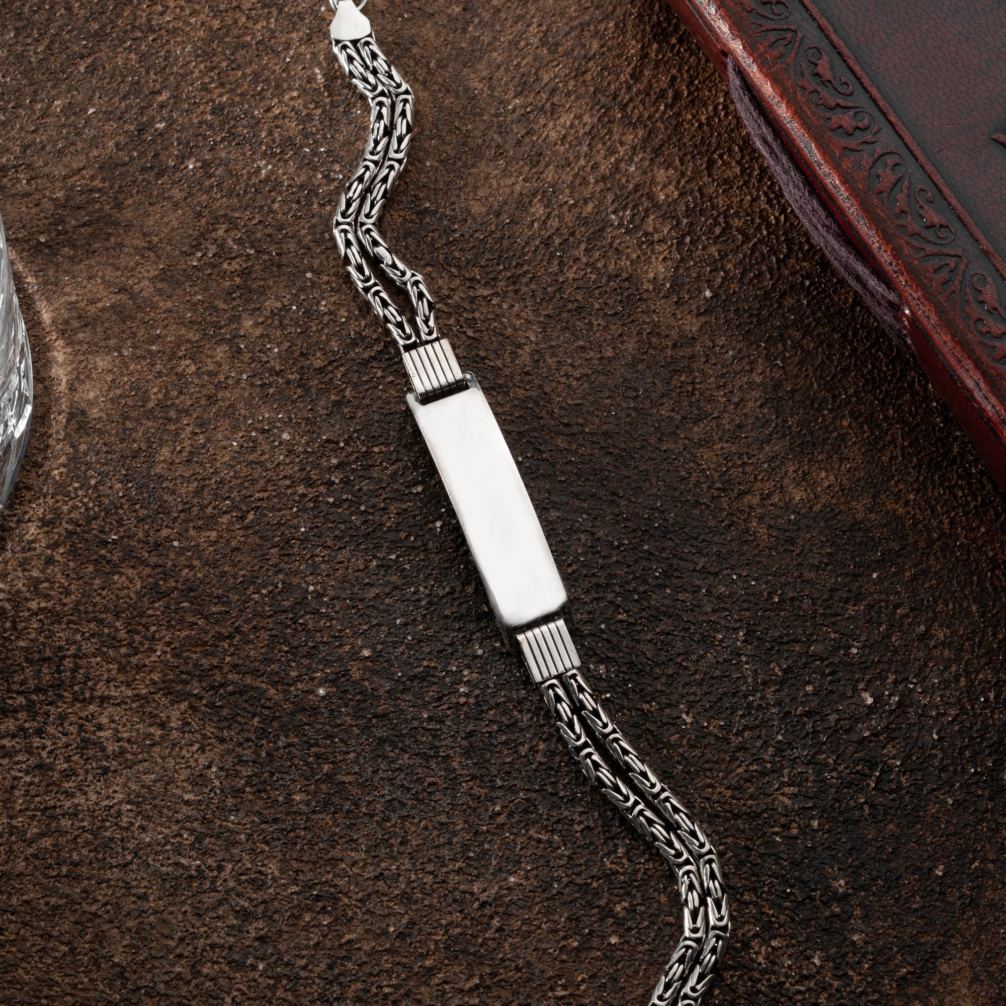 Zweifarbiges Silberarmband mit Gravur, Ketten Boss, 925 Silber, elegantes Schmuckstück für Damen