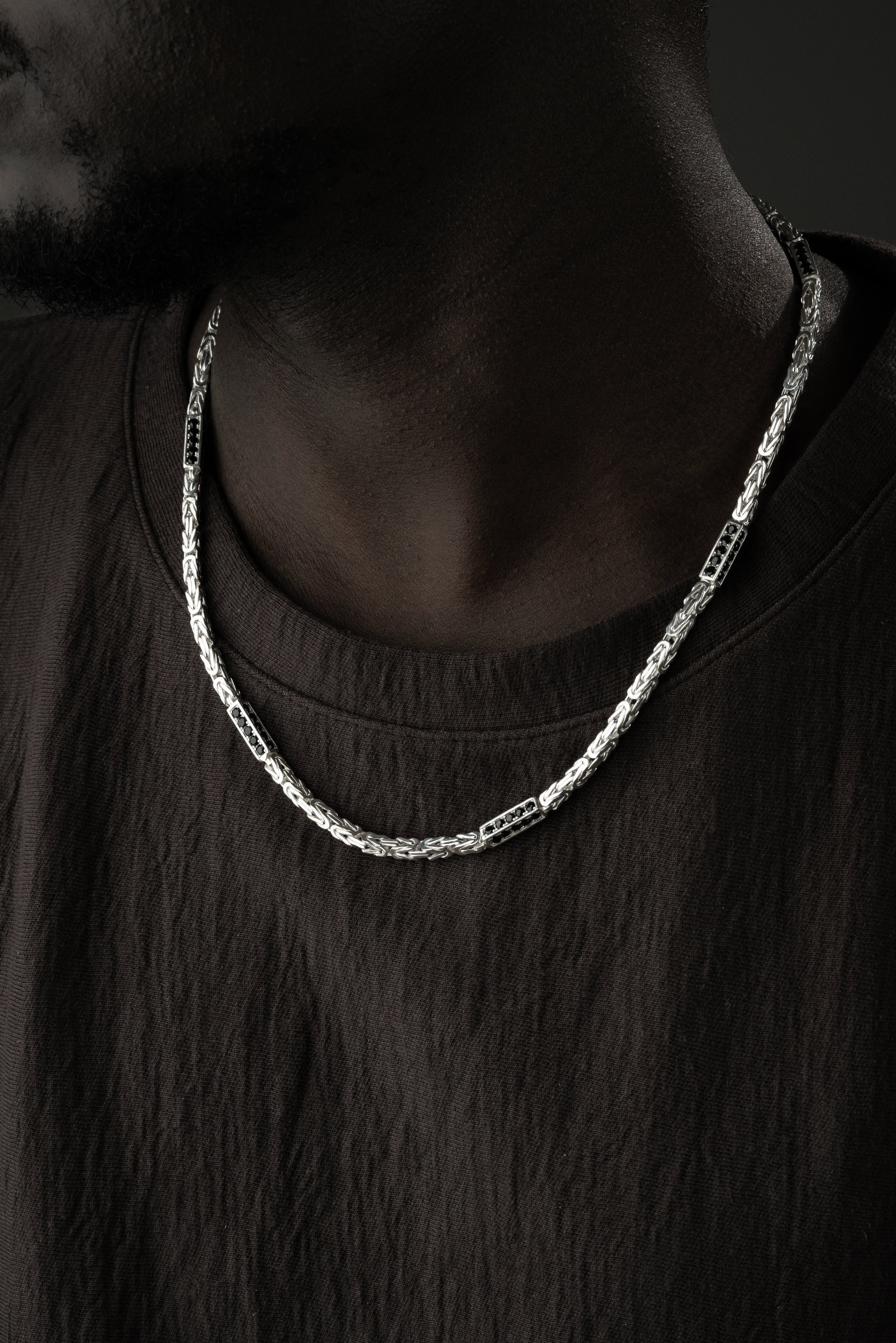 Schwarze Kette mit Strass 4mm aus 925er Silber von Ketten Boss, detailreiche KÖNIGSKETTE Black Strass.