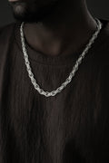 Magnus Halskette aus 925 Silber von Ketten Boss, detailreiche silberne Kette mit eleganter Gestaltung.