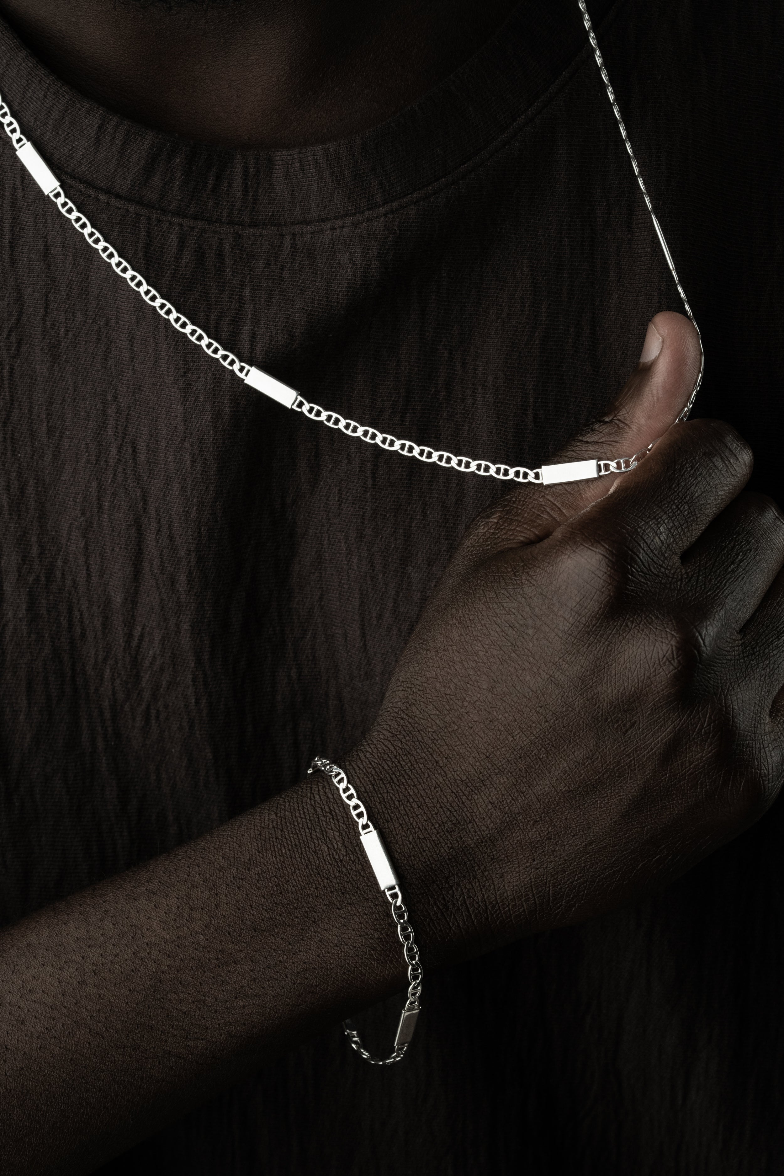 Sterling Silber Cuban Link Ketten-Set von Ketten Boss, glänzende, schwere Halsketten mit robustem Design, detailreiche Platten.