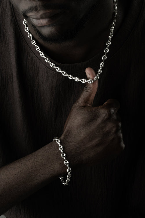 Silberkette im Bohnenset aus 925 Silber von Ketten Boss, Detailaufnahme der eleganten Ketten mit Bohnendesign