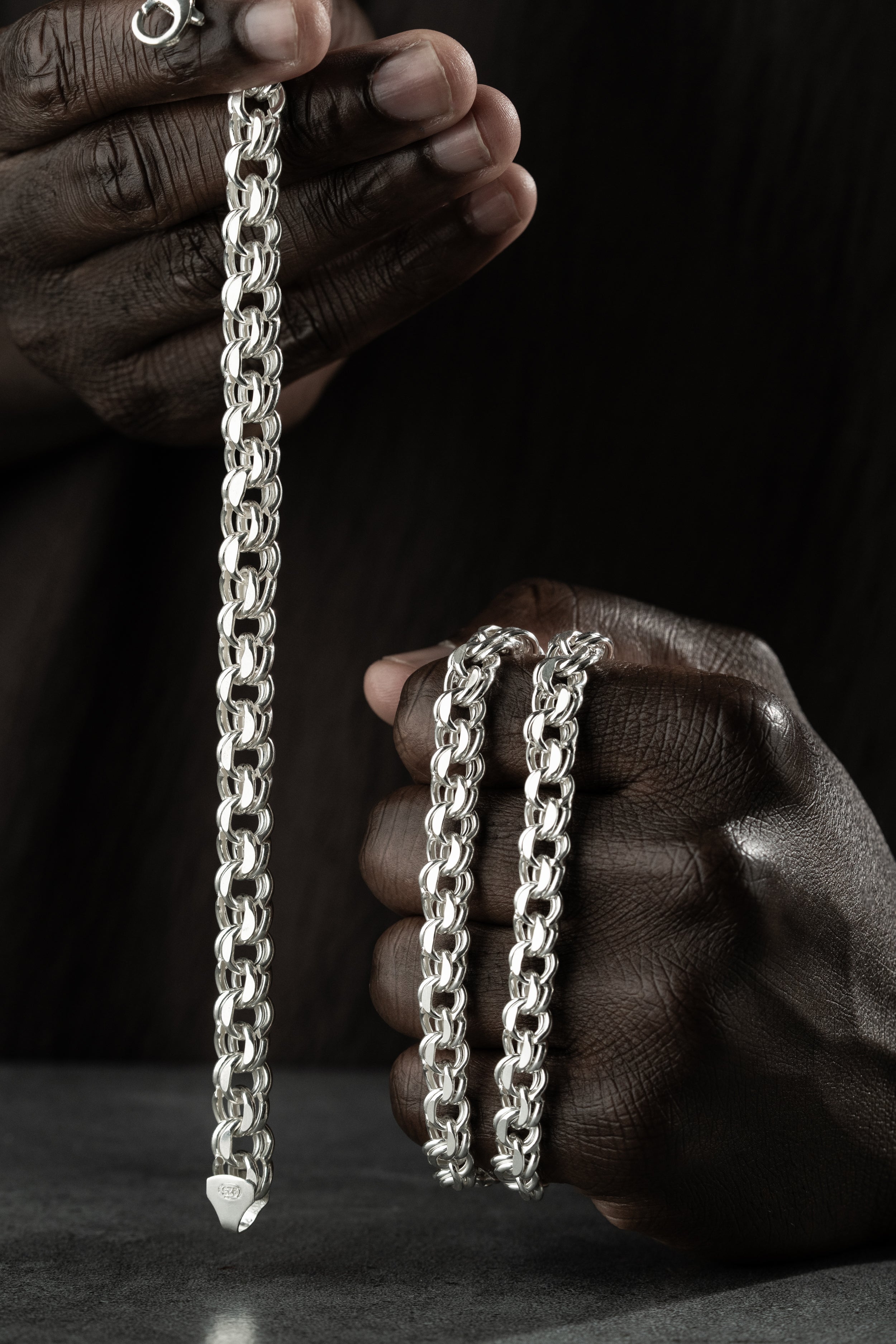Anhänger-Kette aus 925 Silber von Ketten Boss, detailreiche Silberkette mit Anhänger, elegante Schmuckstück für Damen