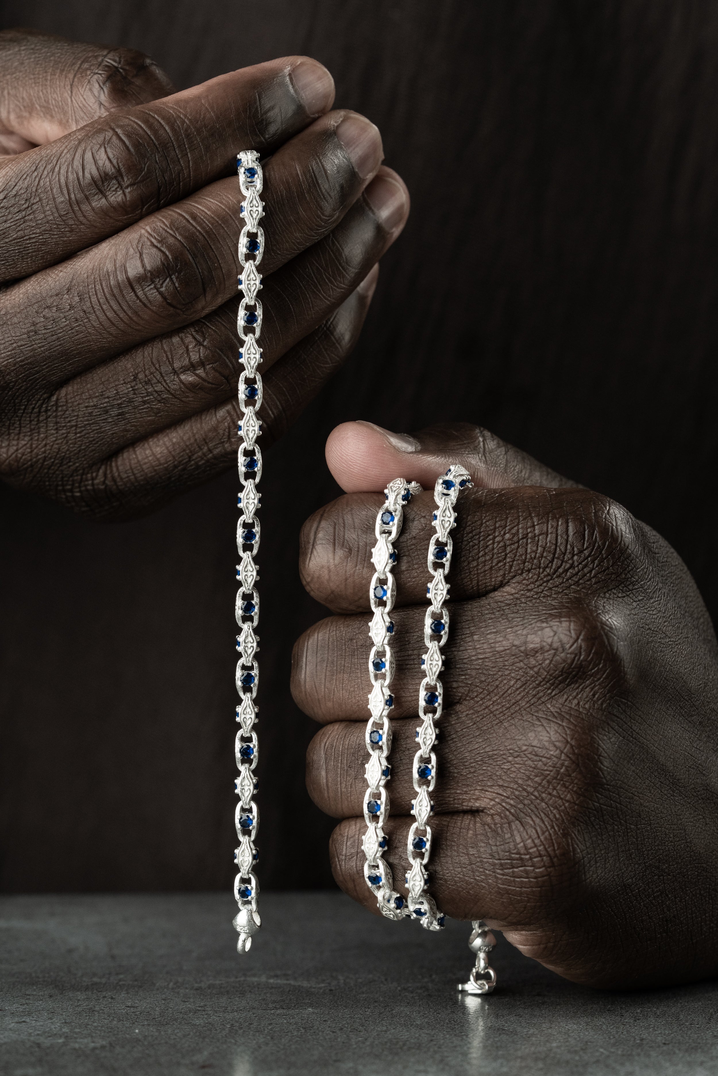 ANKER Blue Diamond Silber Set aus 925er Silber mit blauen Diamanten, Ketten Boss, elegante Schmuckkombination.