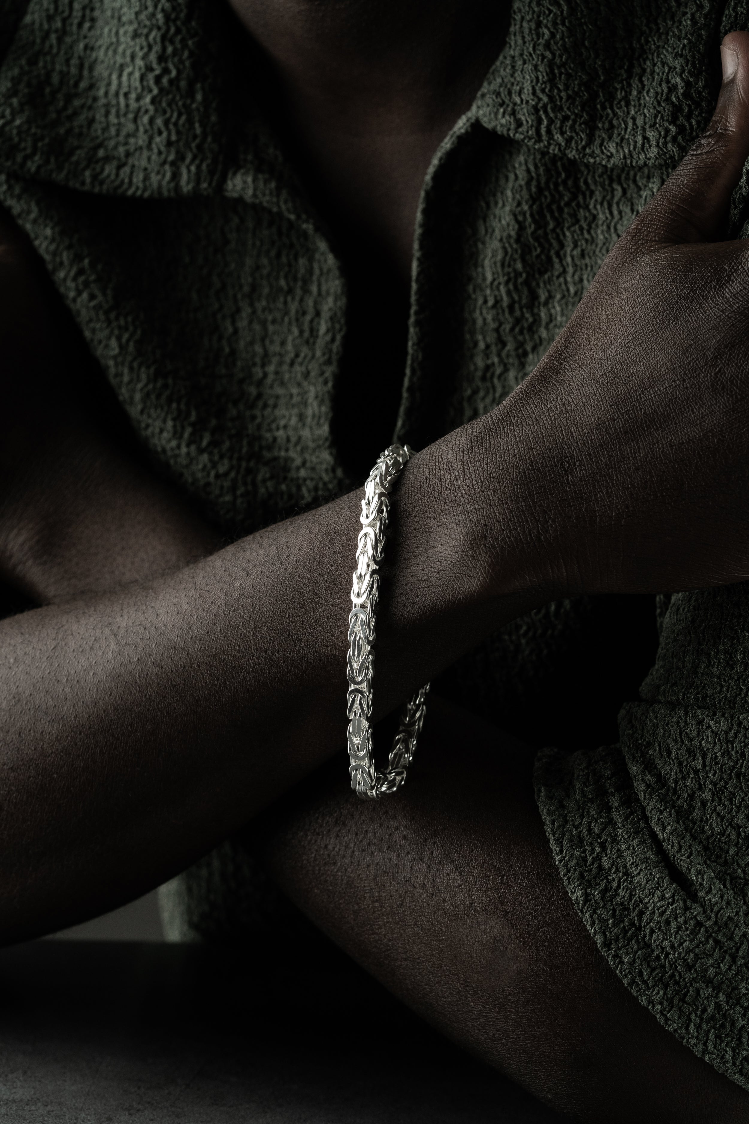 Massives viereckiges Silberarmband 5mm von Ketten Boss, detaillierte Ansicht des 925 Silber Schmuckstücks