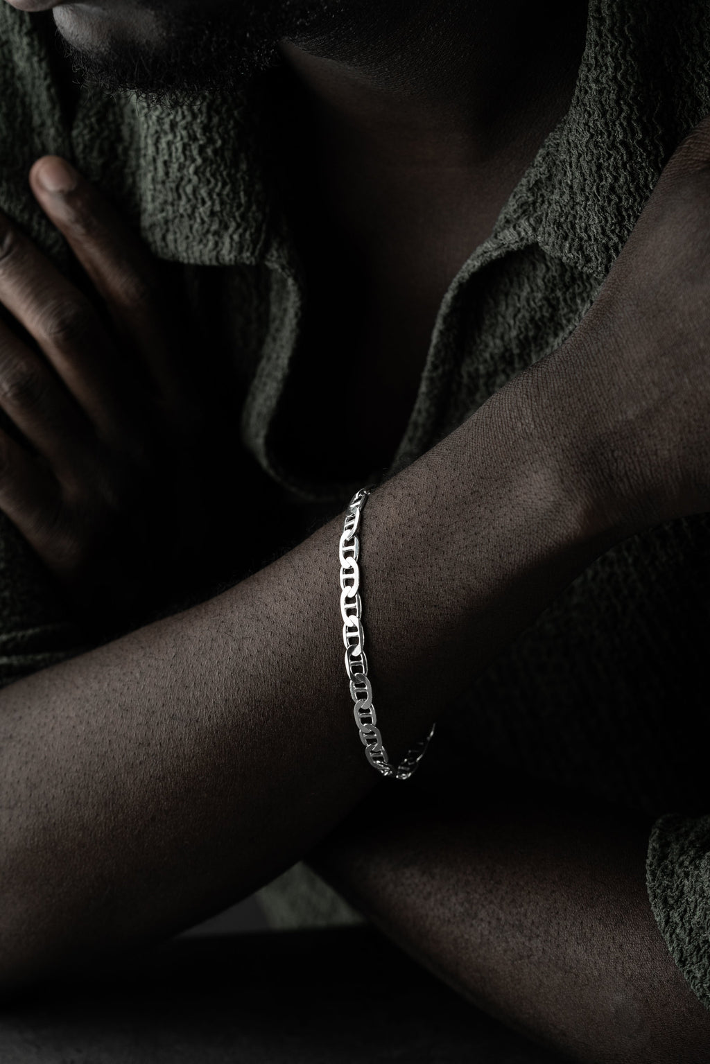 Cuban Link Armband 6mm aus 925 Silber von Ketten Boss, glänzendes silbernes Armband mit kubanischer Gliederkette.