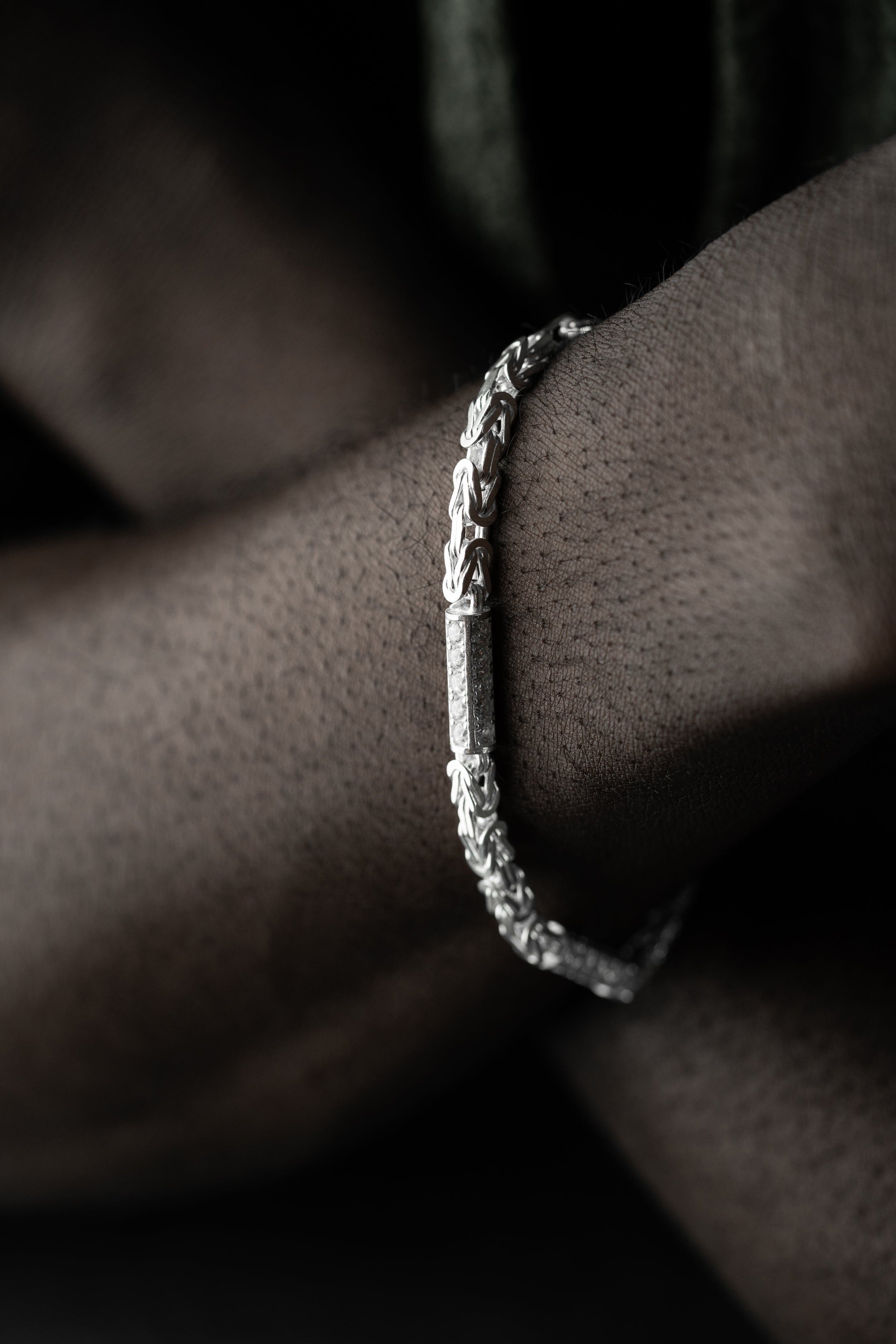 Königsarmband mit 5mm Strasssteinen aus 925 Silber, glänzendes Armband mit eleganten Steinen, von Ketten Boss
