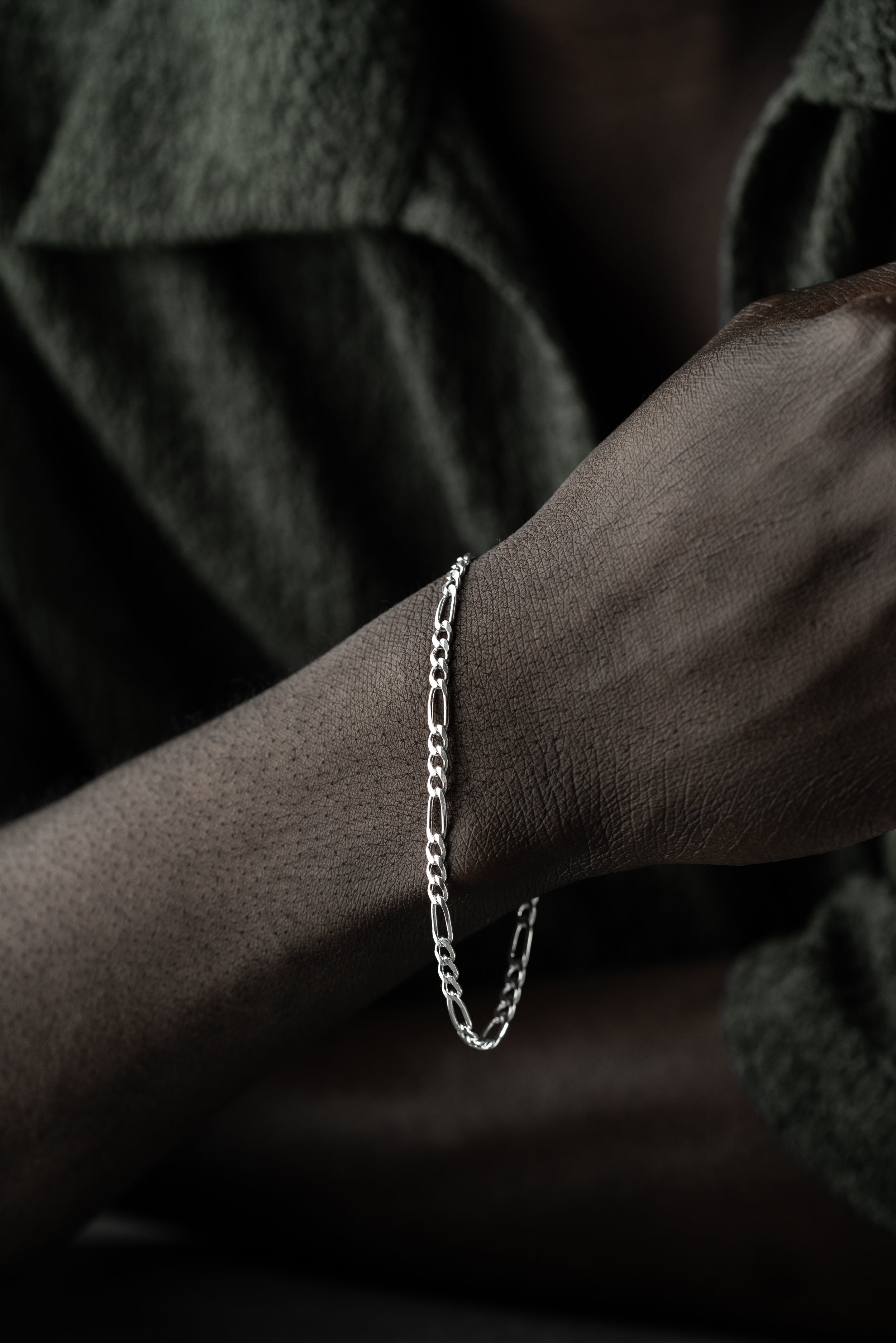 Grobes BIG FIGARO Armband aus 925 Silber von Ketten Boss, glänzende Oberfläche und robuste Kettenoptik sichtbar