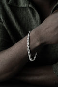 Magnus Armband 6mm aus 925 Silber von Ketten Boss, detaillierte Nahaufnahme des silbernen Armbands