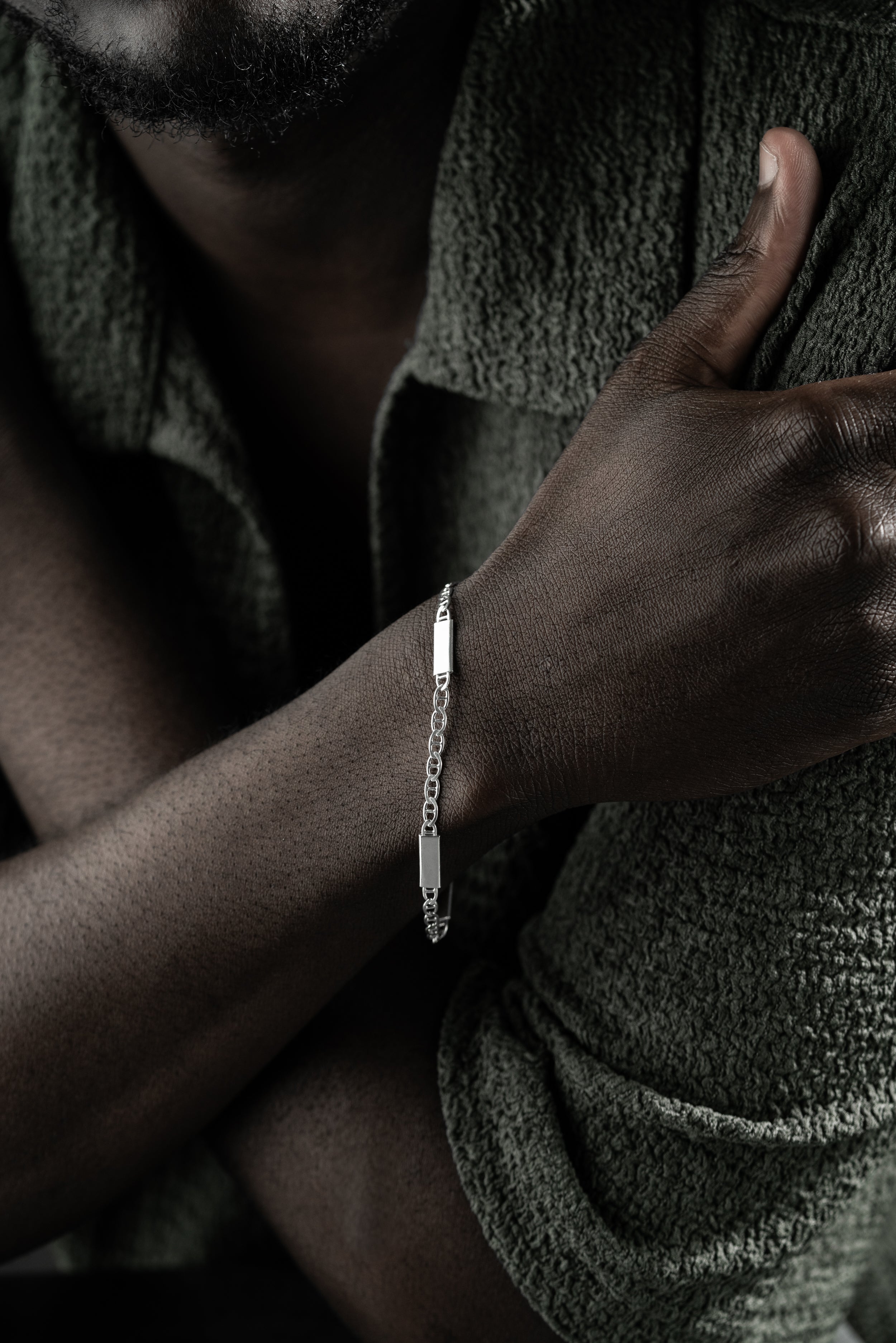 925 Silber Cuban Link Armband 4mm von Ketten Boss, glänzendes, silbernes Schmuckstück mit eleganten Gliedern.