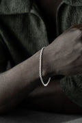 Silberarmband 4mm von Ketten Boss, aus 925er Silber, detailreiche Oberfläche, elegantes Schmuckstück für Damen und Herren