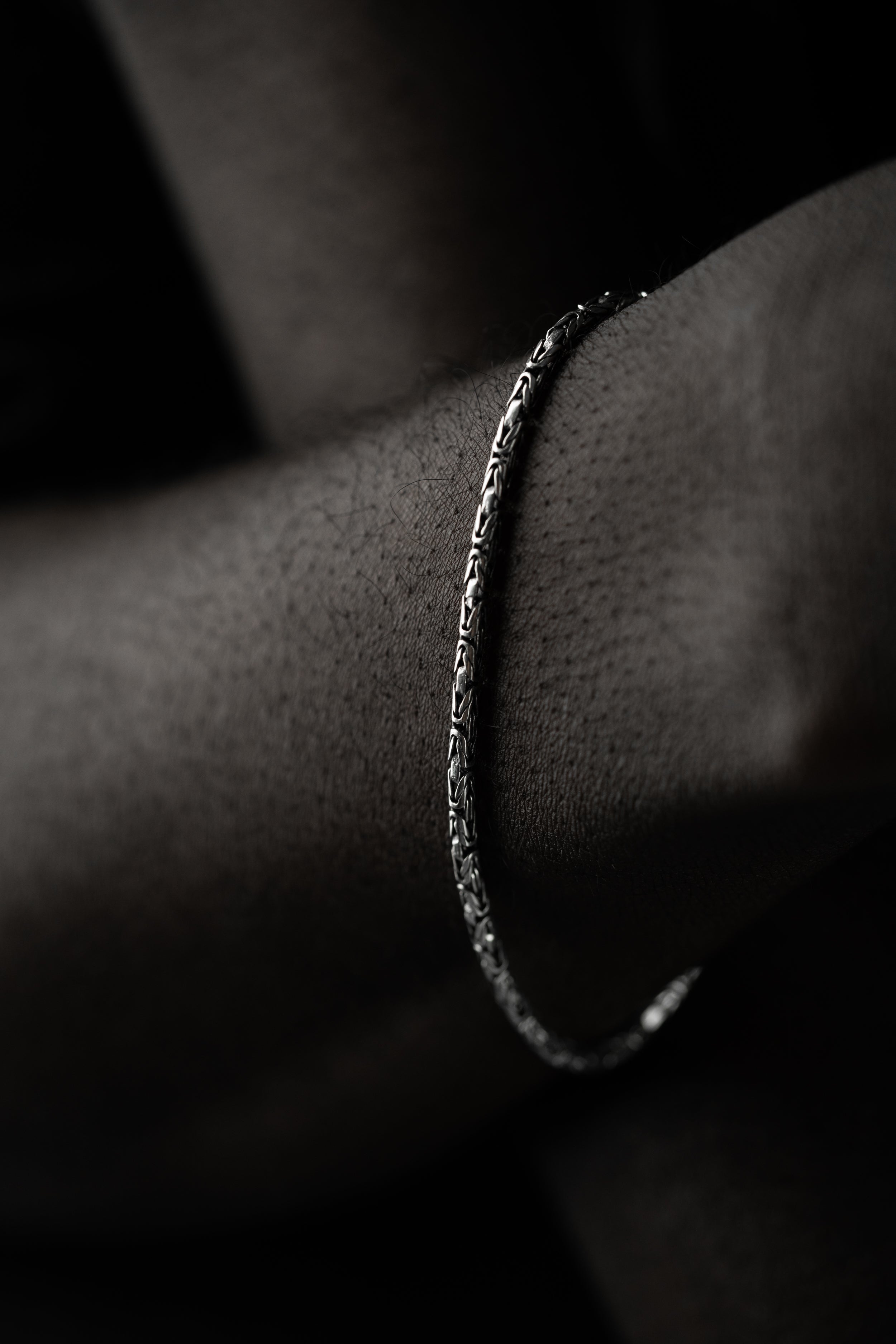 Ovales Ketten-Armband aus 925 Silber, 2,5 mm breit, von Ketten Boss, mit glänzendem poliertem Finish sichtbar auf dem Bild