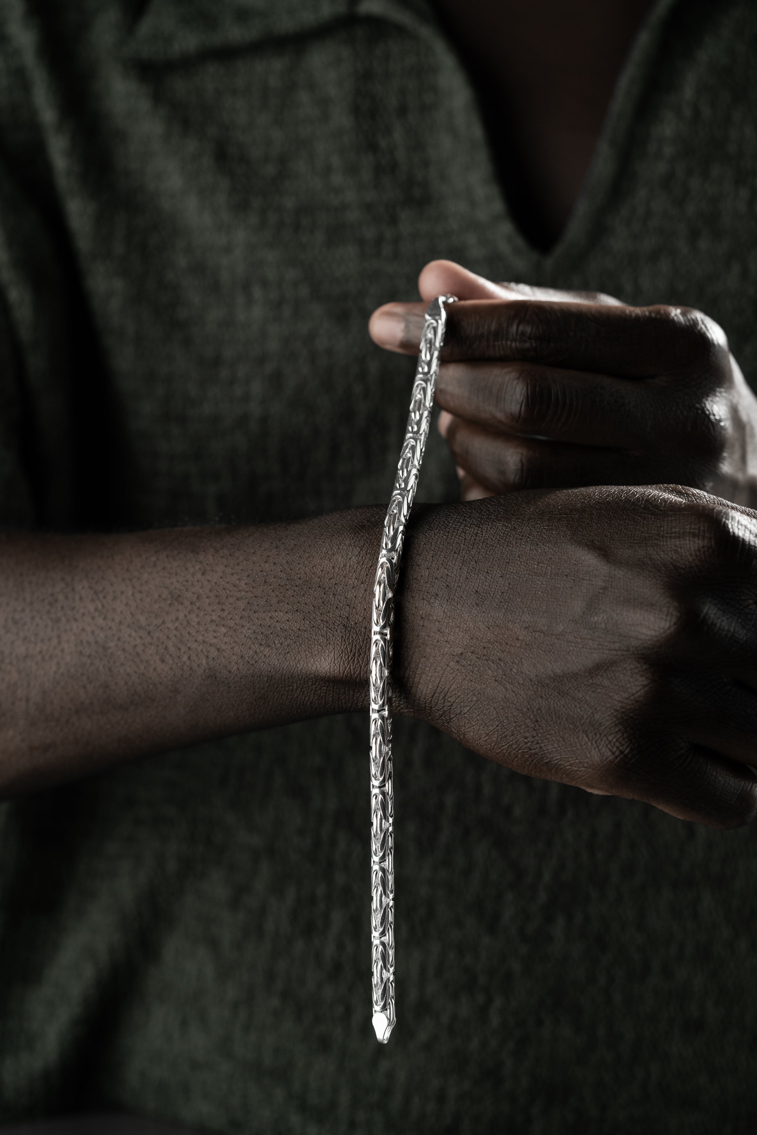 Ovales Armband aus 925 Silber, Ketten Boss, feines Schmuckstück mit elegantem Design und hochwertiger Verarbeitung.