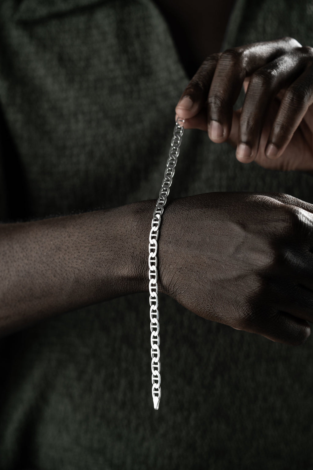 Cuban Link Armband 6mm aus 925 Silber von Ketten Boss, detailreiche Silberschmuck-Design, sichtbar auf dem Bild