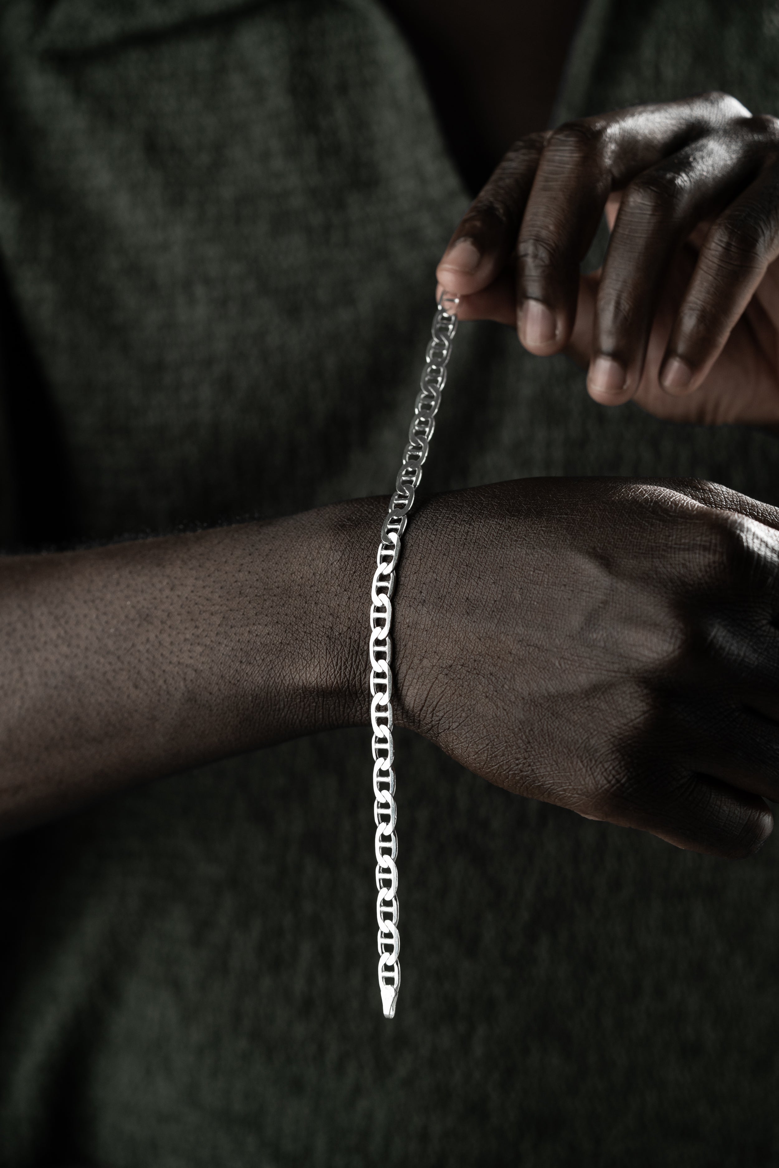 Cuban Link Armband 6mm aus 925 Silber von Ketten Boss, detailreiche Silberschmuck-Design, sichtbar auf dem Bild